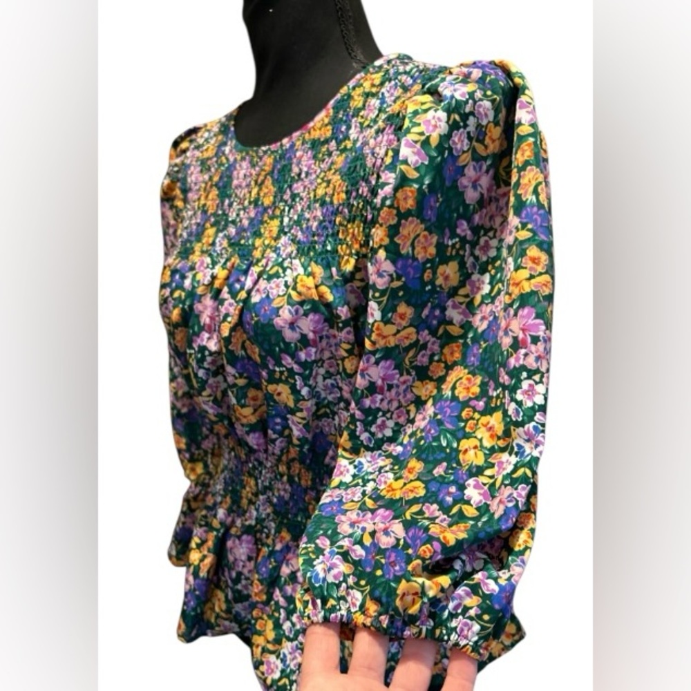 💐ANTHROPOLOGIE!! STUNNING PLEIONE FLORAL SMOCKED TOP! DESIGNER! SLIMMING! - Picture 10 of 16